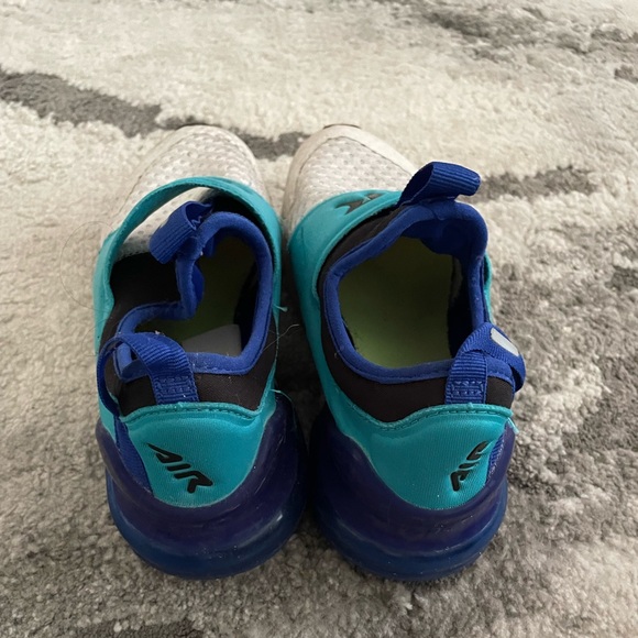 Nike Air Max 270 Kid Size 1 Running Shoes - Picture 2 of 6